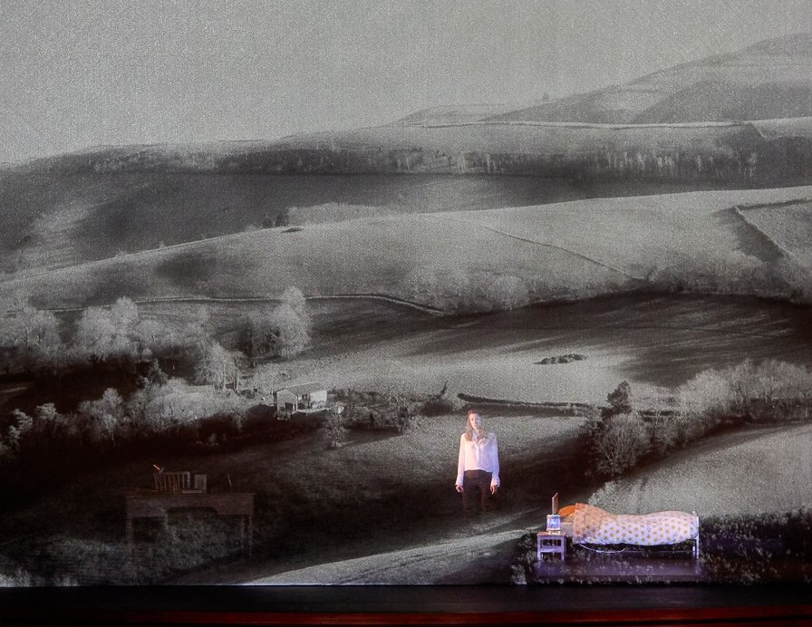 Camille merckx- opera singer- mezzo soprano - into the little hill - benjamin - athenee theater